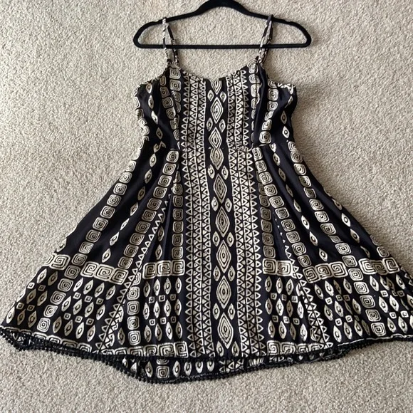 black and cream summer dress Black and Cream Sleeveless Striped Midi Dress